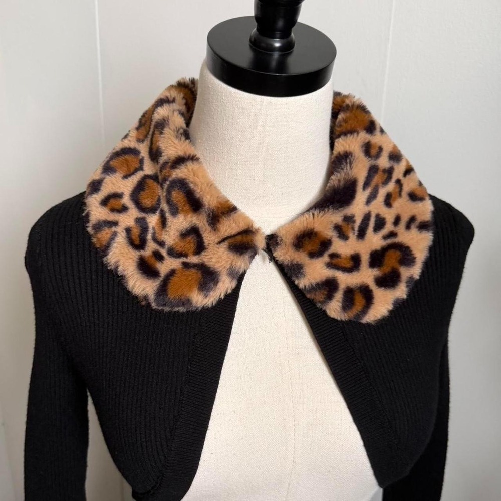 Forever 21 Black Knit Shrug Sweater Faux Fur Cheetah Collar Cuffs Small - Picture 2 of 7